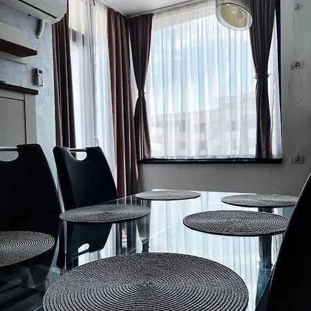 Luxury Prestige Apartment *